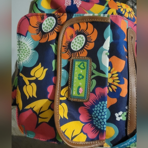 Lily Bloom Floral Fiesta Cameron Crossbody Bag with built-in Padded Tablet Case. - Picture 6 of 8